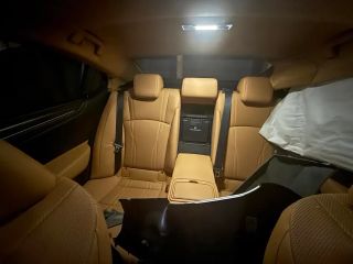 2022 Lexus ES 300h Ultra Luxury - Interior Rear Seat Image
